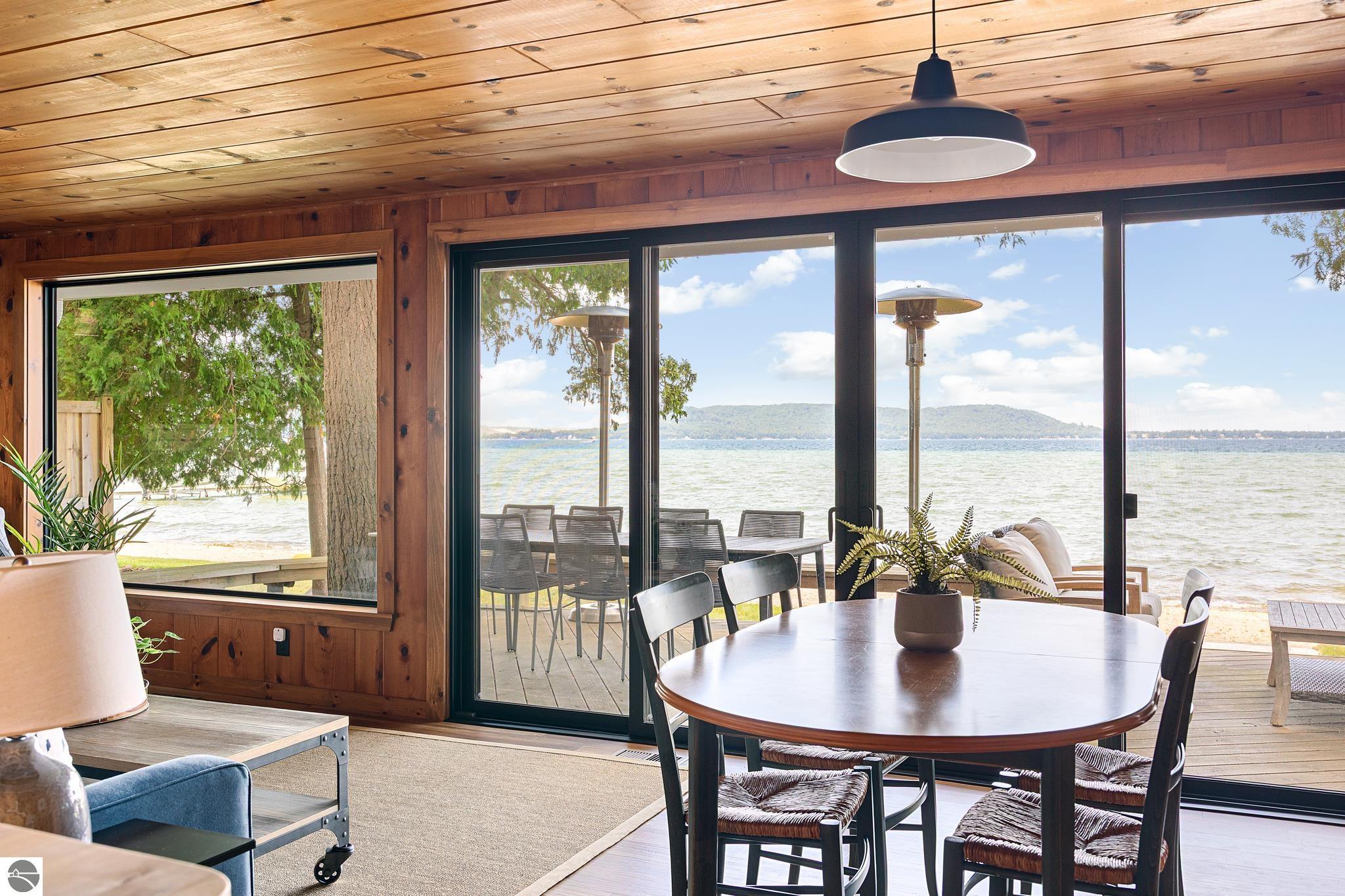 4902 W Whispering Pines Lane