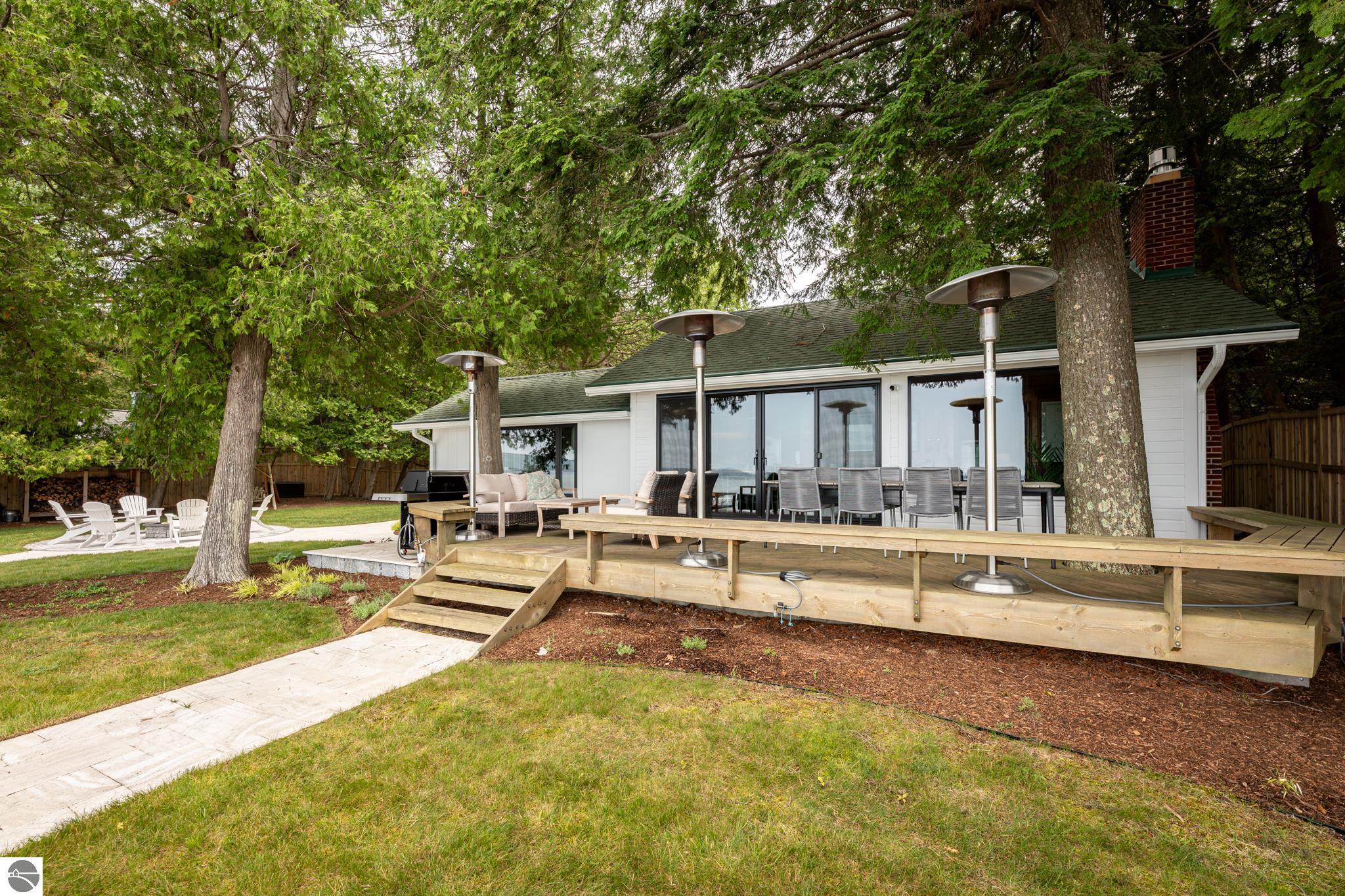 4902 W Whispering Pines Lane