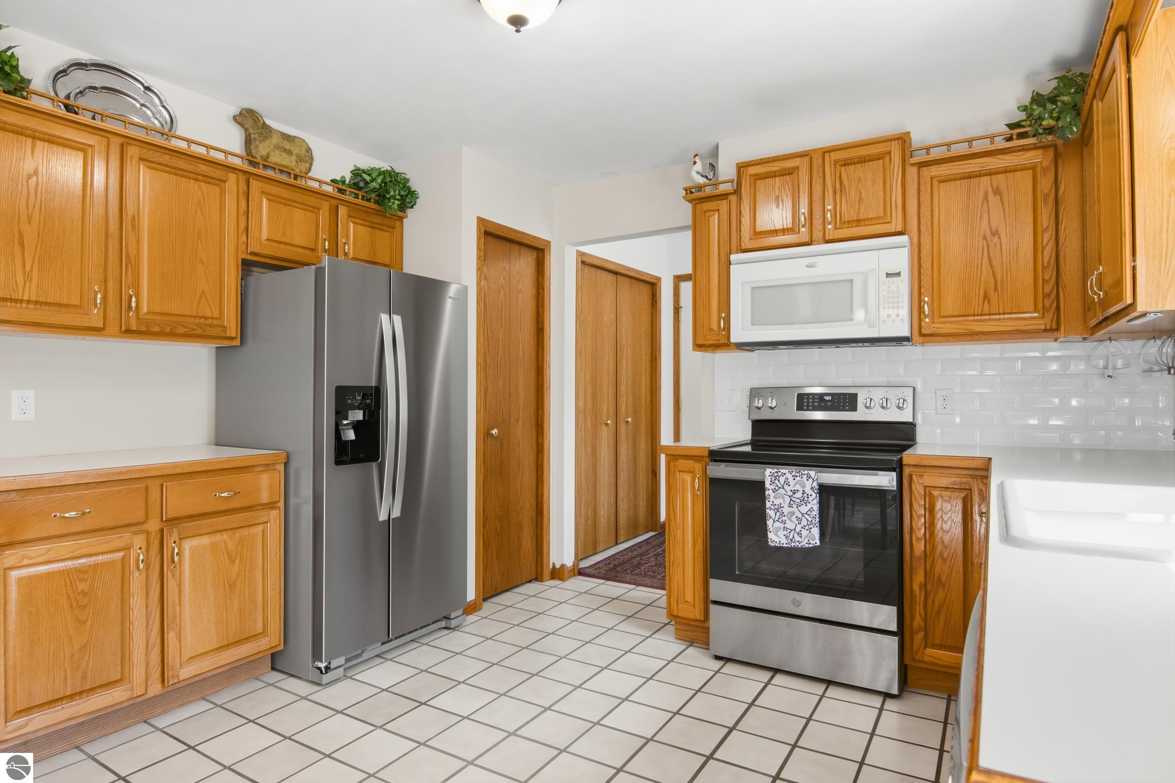 3158 E Duck Lake Road