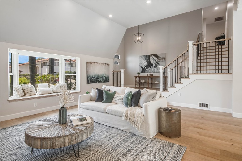 30240 Calle De Suenos