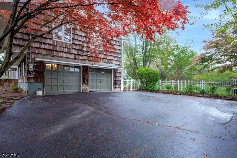 35 Kadel Dr