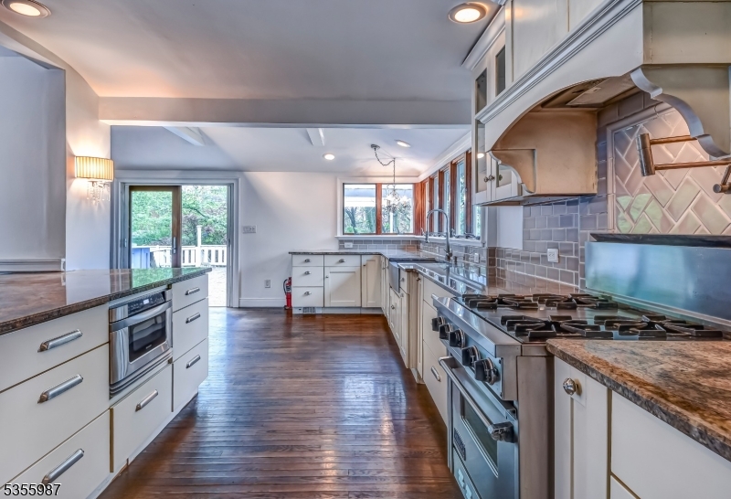 35 Kadel Dr