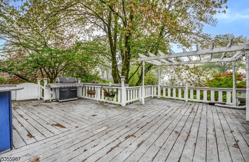 35 Kadel Dr