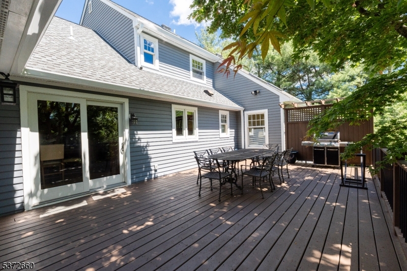 15 Shaker Mill Rd