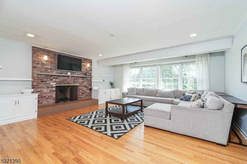 13 Cherry Ln