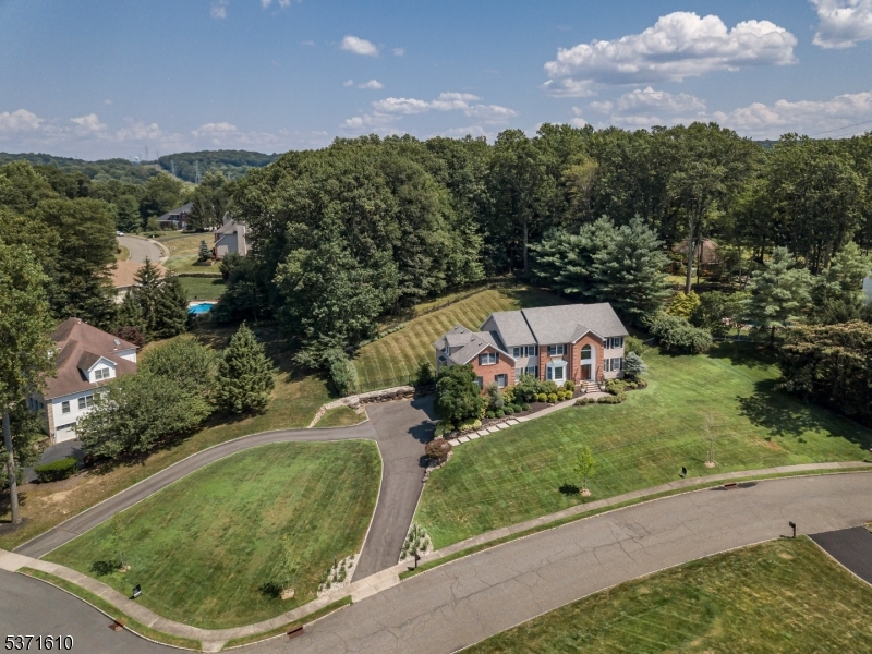 1 Applewood Ln