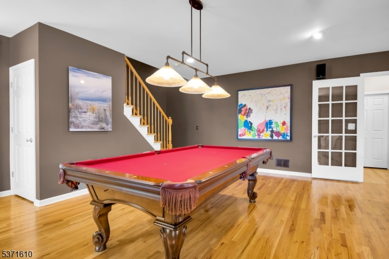 1 Applewood Ln