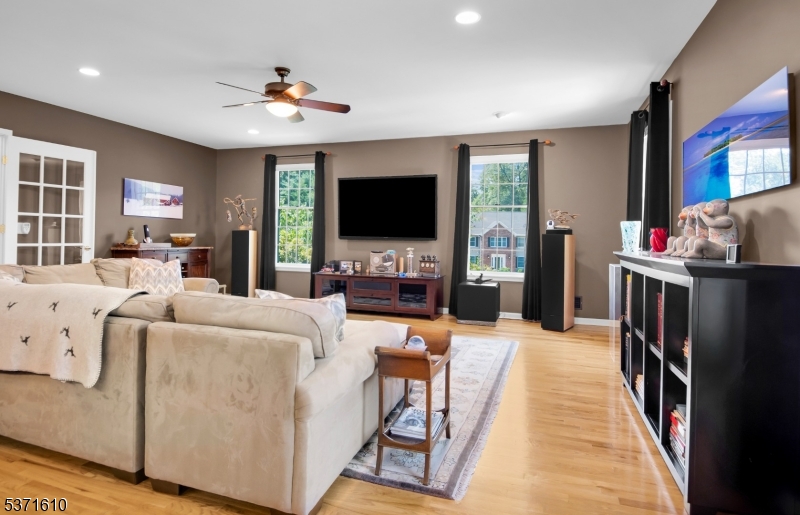 1 Applewood Ln