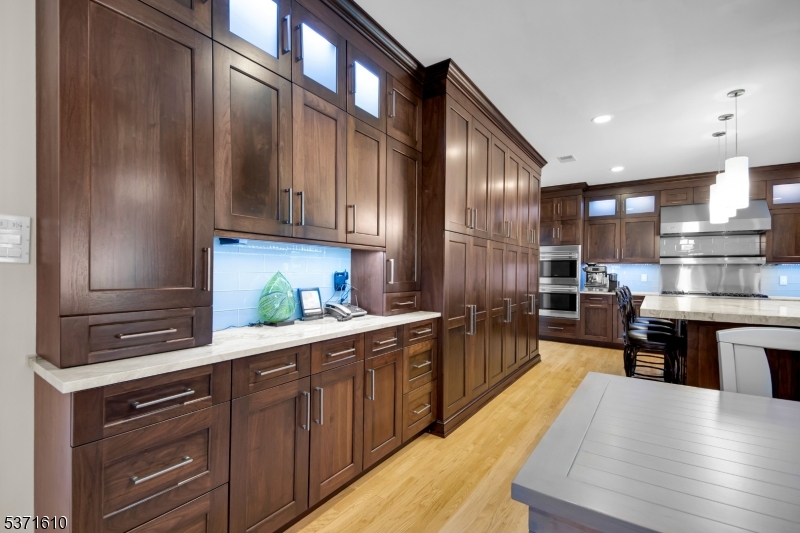 1 Applewood Ln