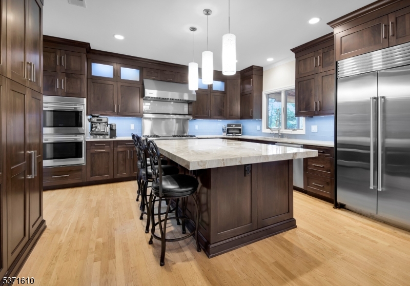 1 Applewood Ln