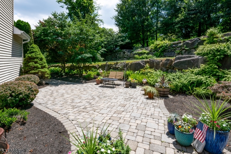32 Castle Ct