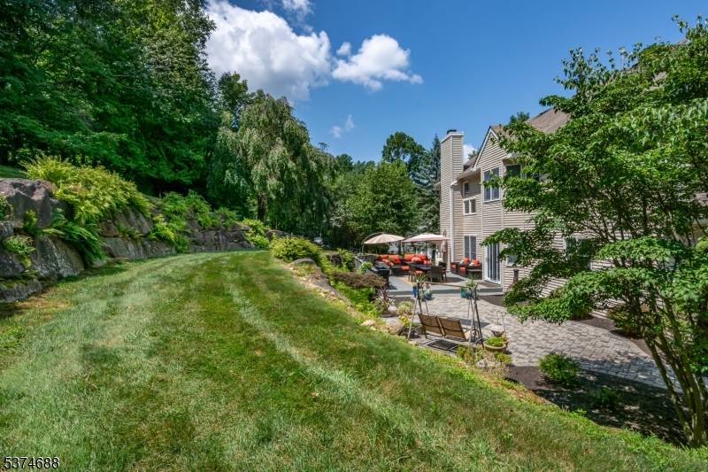 32 Castle Ct