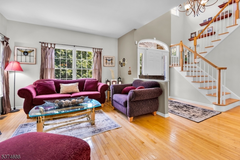 32 Castle Ct