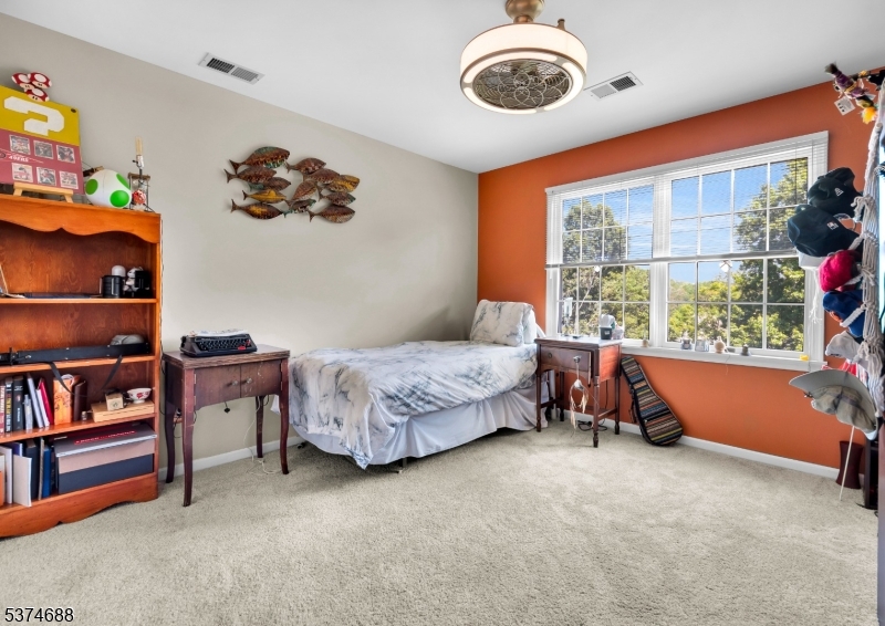 32 Castle Ct