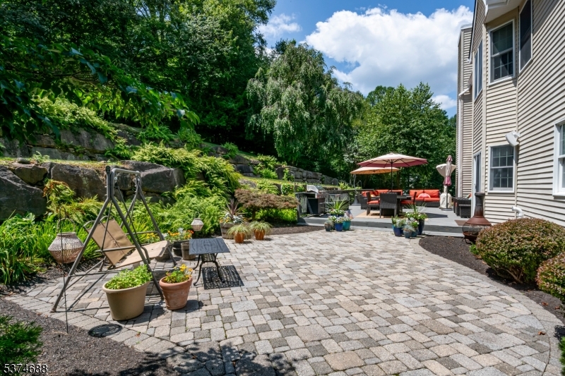32 Castle Ct