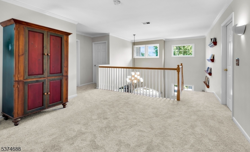 32 Castle Ct