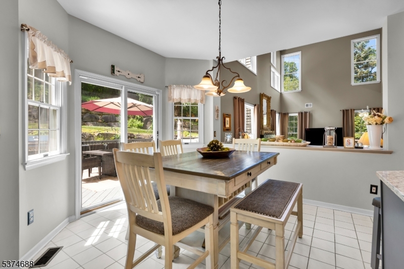 32 Castle Ct