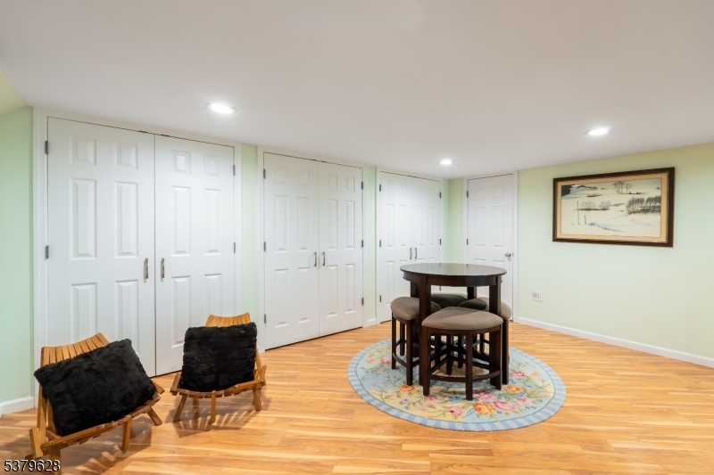 23 Dogwood Trl
