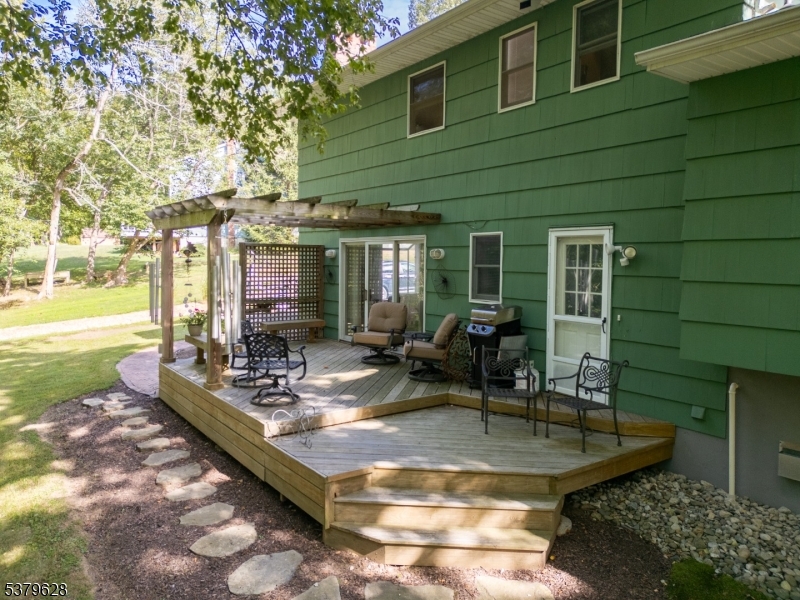 23 Dogwood Trl