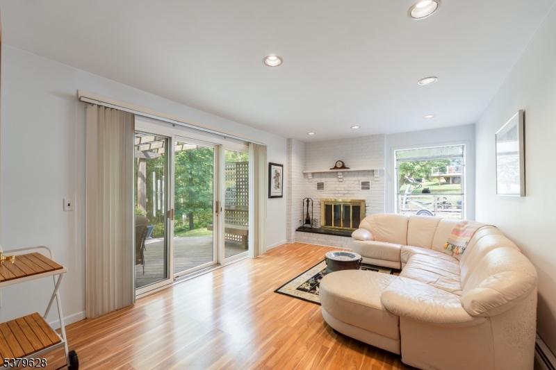 23 Dogwood Trl