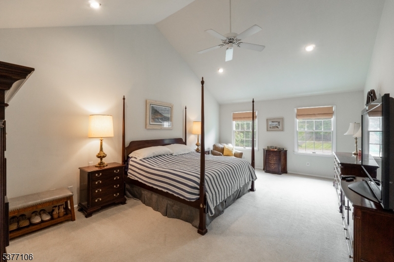 34 Wilkeshire Blvd