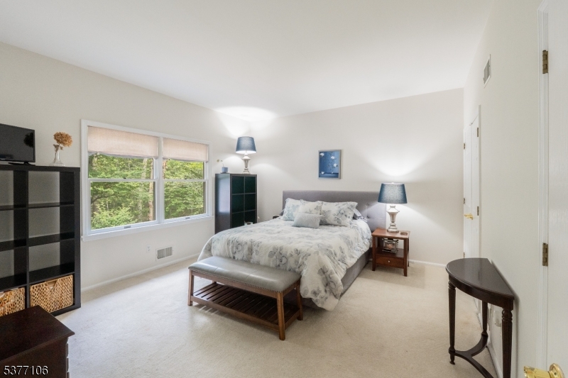 34 Wilkeshire Blvd
