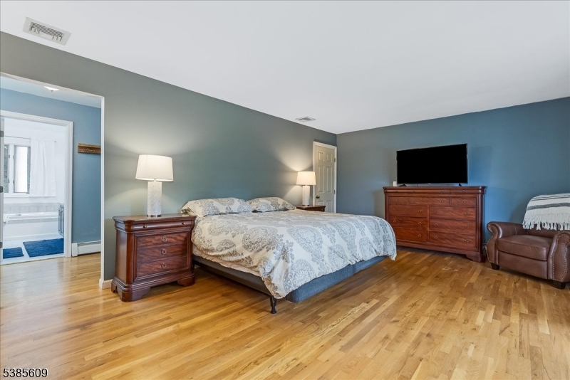 1 Brentwood Ct