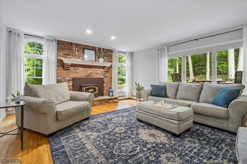 1 Brentwood Ct