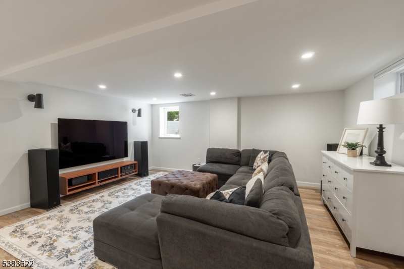 15 Woodland Ave