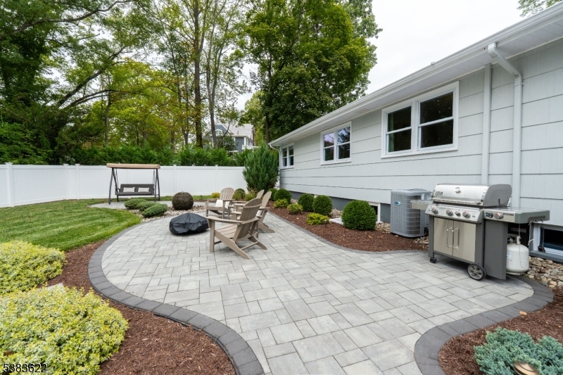 15 Woodland Ave