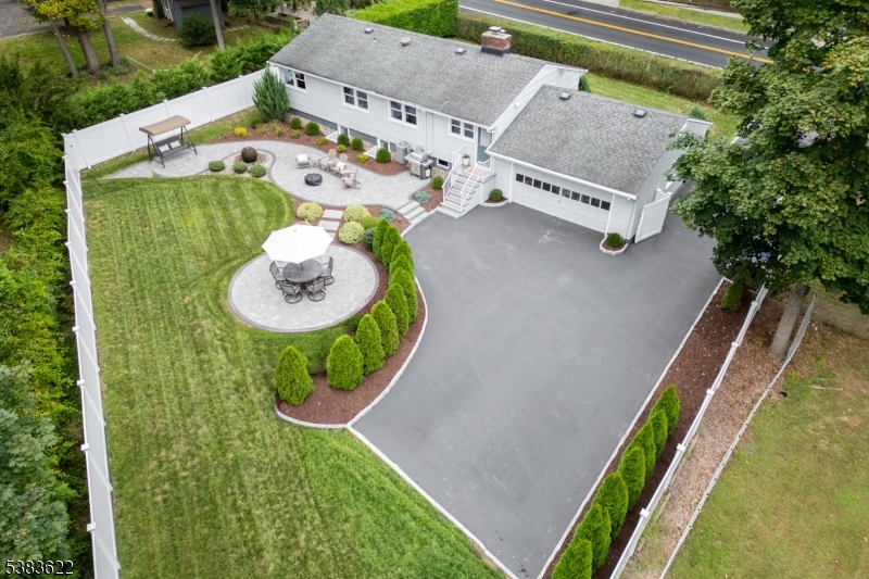 15 Woodland Ave