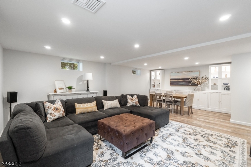 15 Woodland Ave