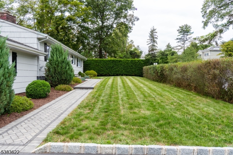 15 Woodland Ave