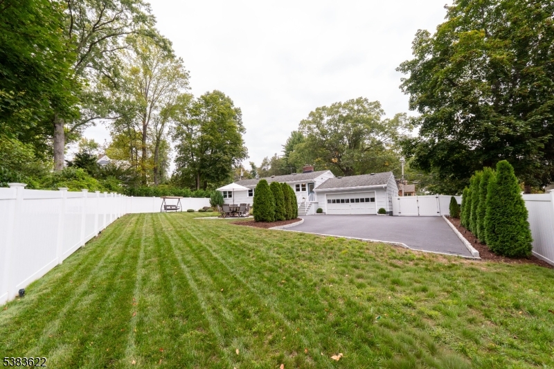 15 Woodland Ave