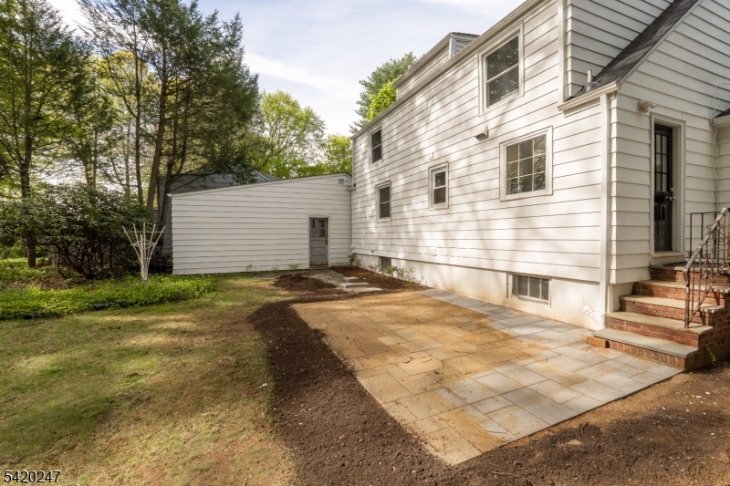 22 Harriet Dr