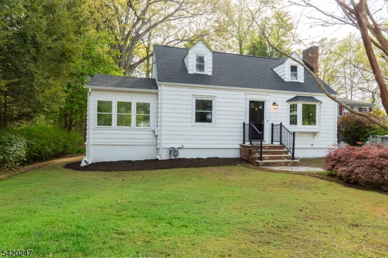 22 Harriet Dr