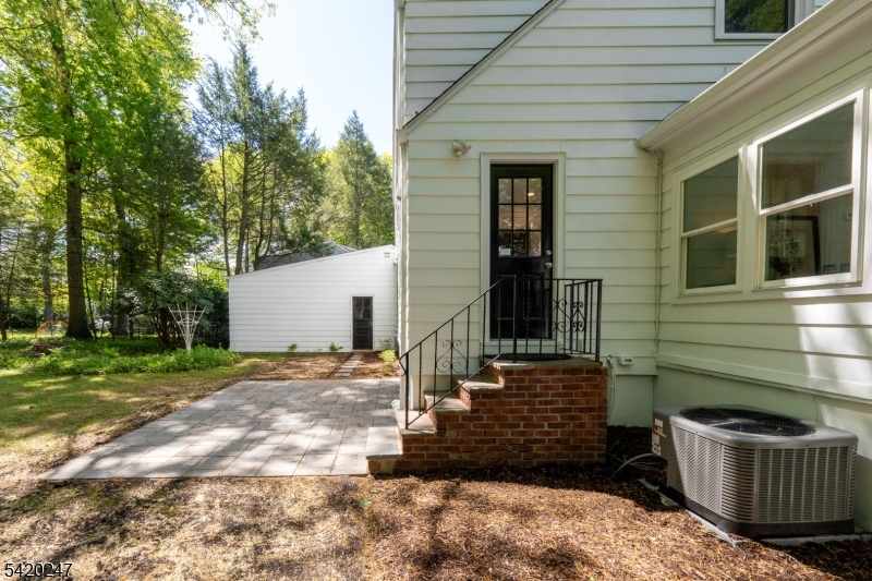 22 Harriet Dr