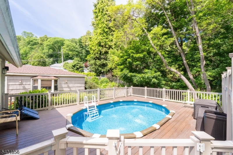 137 Reservoir Ave