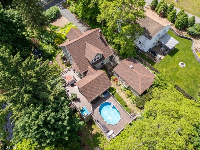 137 Reservoir Ave