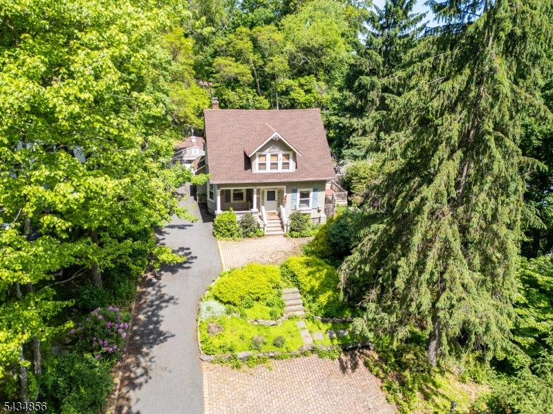 137 Reservoir Ave