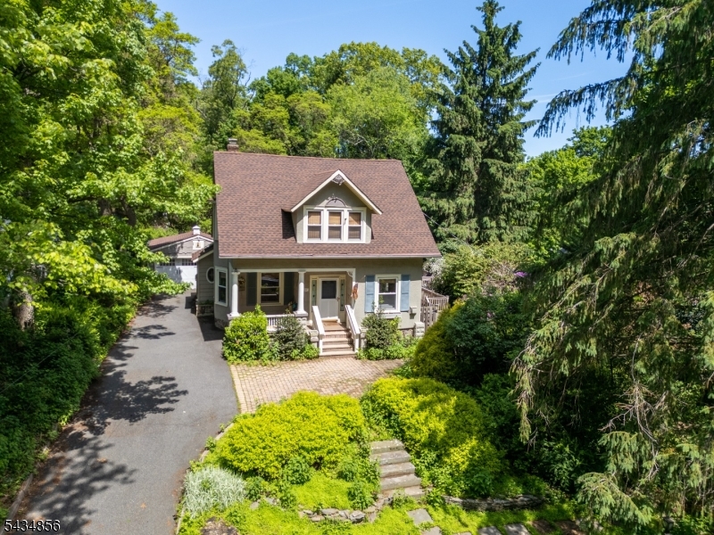 137 Reservoir Ave