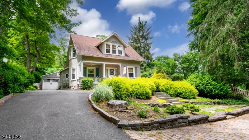 137 Reservoir Ave