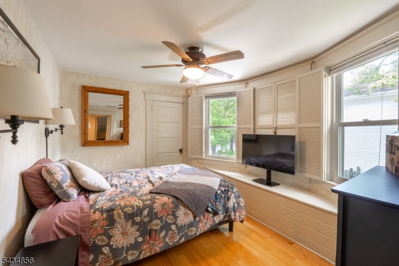 137 Reservoir Ave