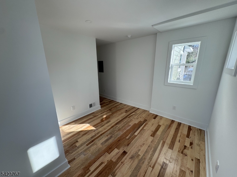 11 Cleveland St