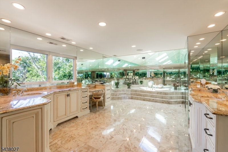 10 Pinnacle Pt