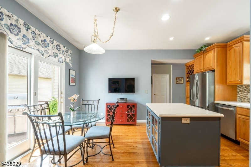 3 Troon Dr