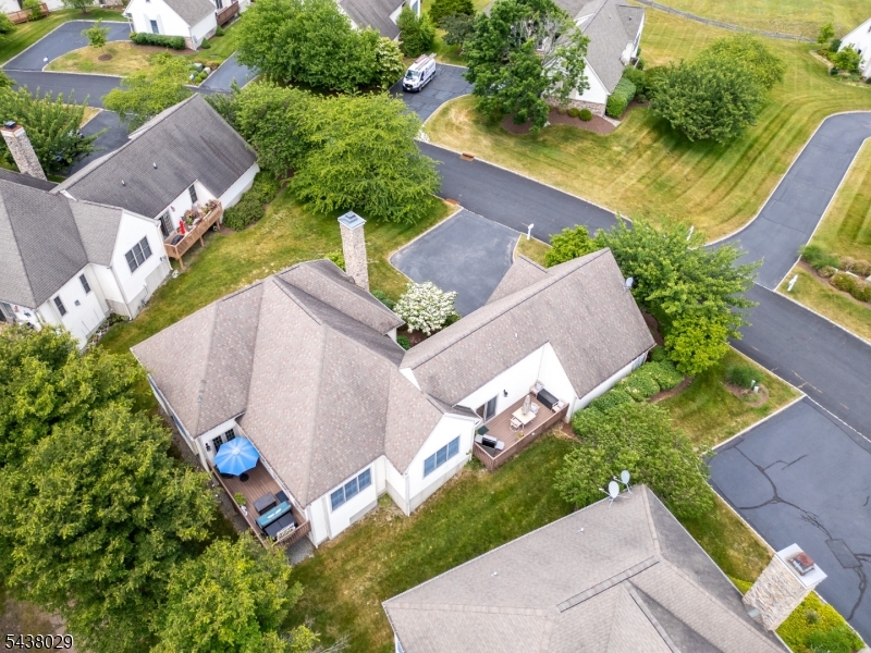 3 Troon Dr