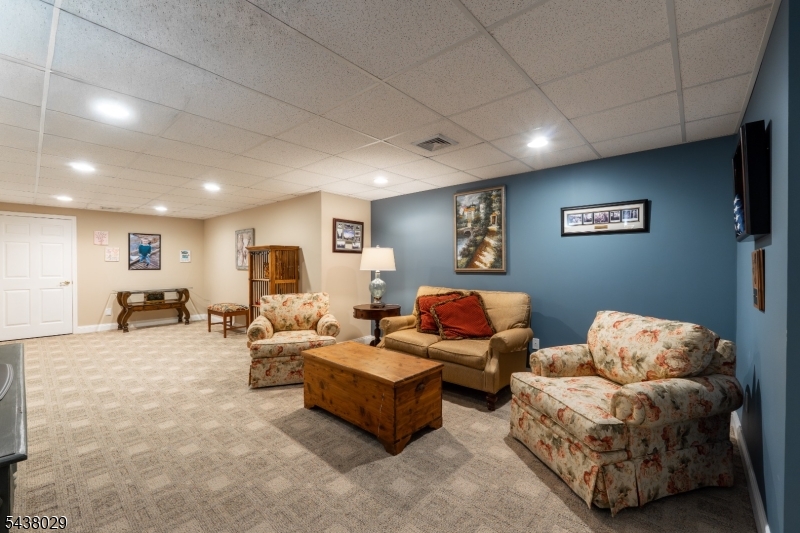 3 Troon Dr