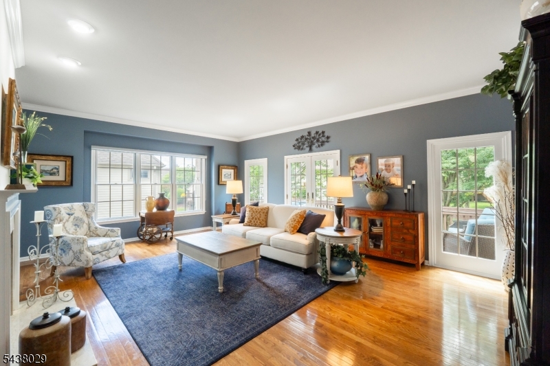 3 Troon Dr