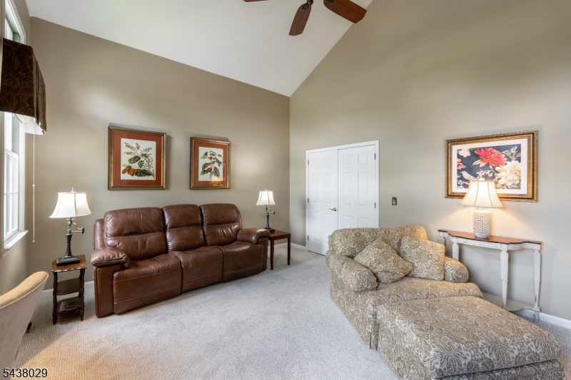 3 Troon Dr